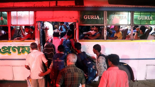 Kerala migrant workers return to Bengal vote