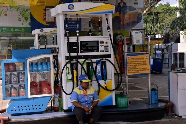 CNG prices in Delhi hiked by Rs 1, reaches Rs 81 per kg