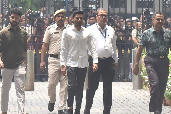 Abhishek Banerjee at Bhawani Bhawan
