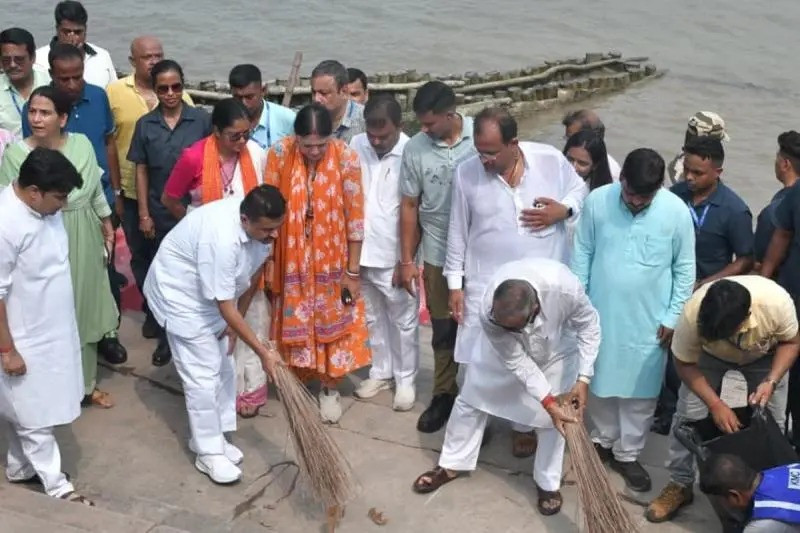CM Suvendu Adhikari personally cleaned the bagbazar ganga ghat