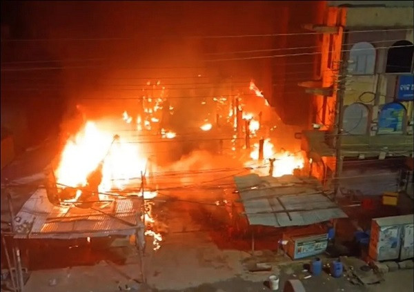 Cuttack Fish market destroyed, Rs 50 lakh cash feared gutted in Bank blaze