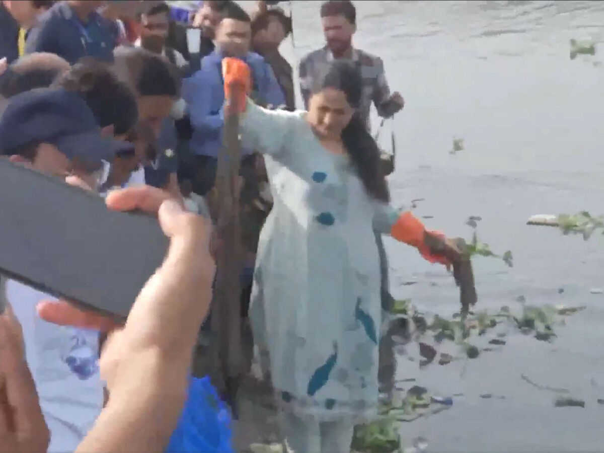 Delhi chief minister leads cleanliness drive on Yamuna riverbank