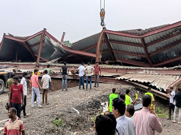 Kolkata warehouse collapse