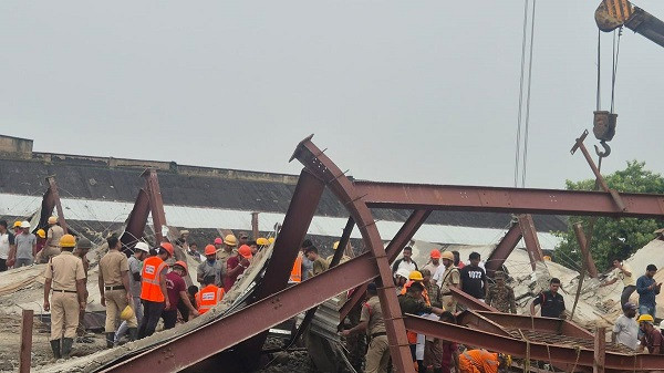 Kolkata under-construction warehouse collapse