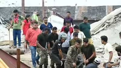 Kolkata warehouse collapse