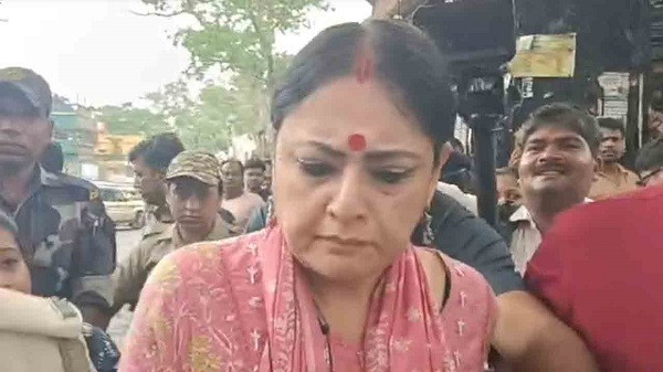Minister Agnimitra Paul meets with the victim's family in Baruipur
