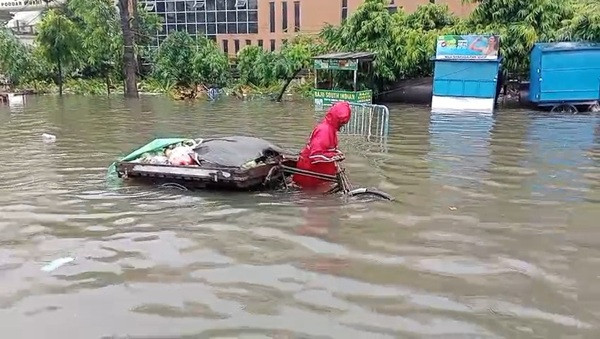 Haldiram More waterlogging