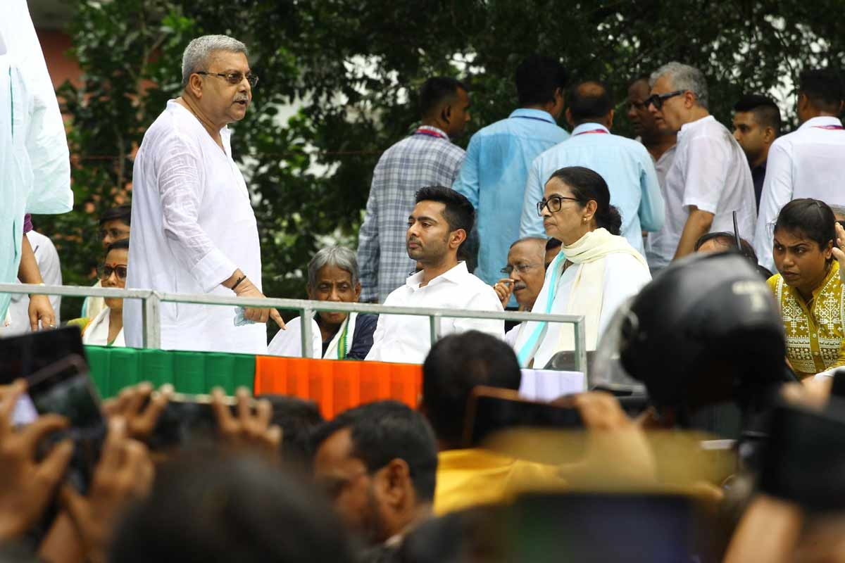 Kalyan Mamata Clash