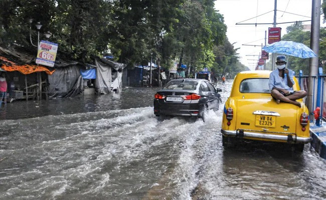 Heavy rain in Kolkata
