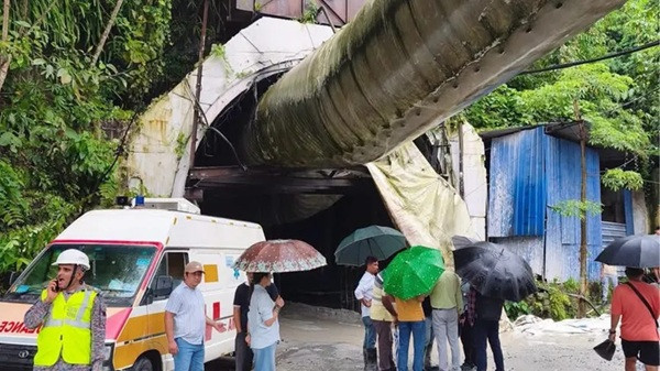 Rescue operation continues at the tunnel site