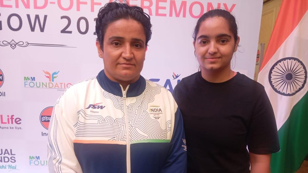Sharmila Dhankar (left)