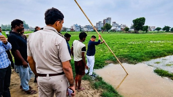 The pit in Outer-North Delhi’s Mukhmelpur village