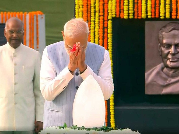 PM Modi pays floral tribute to Atal Bihari Vajpayee at 'Sadaiv Atal'
