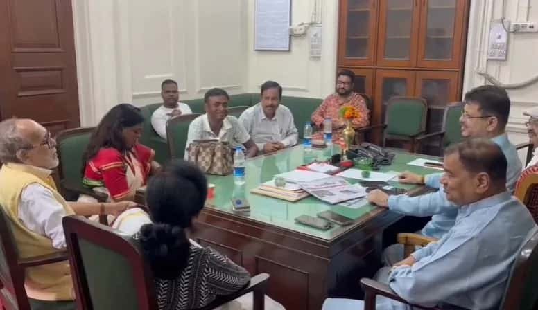 Arabul in a meeting with Ritabrata Banerjee in the Assembly