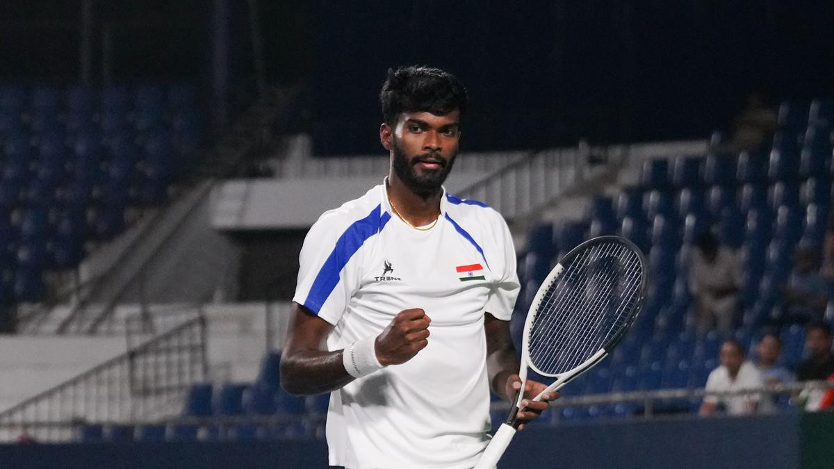 Dhakshineswar Suresh defeat Marcos Giron in straight sets at the Winston-Salem Open