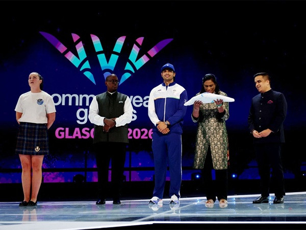 Glasgow Hands Commonwealth Games Baton to India
