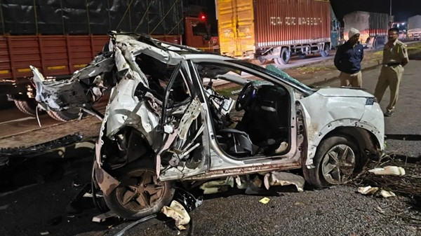 Maharashtra road accident