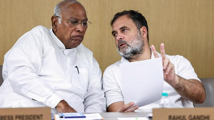 Mallikarjun Kharge & Rahul Gandhi