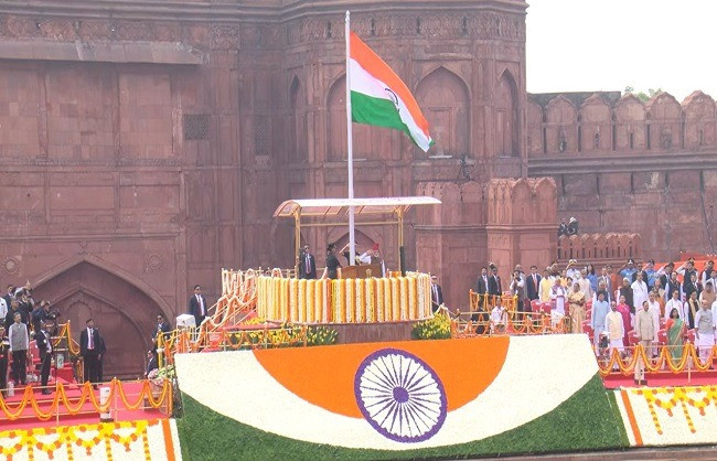 Prime Minister extends Independence Day greetings to the nation