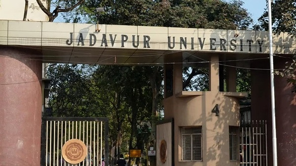 'Vande Mataram' sung by 10,000 voices in Jadavpur on Friday