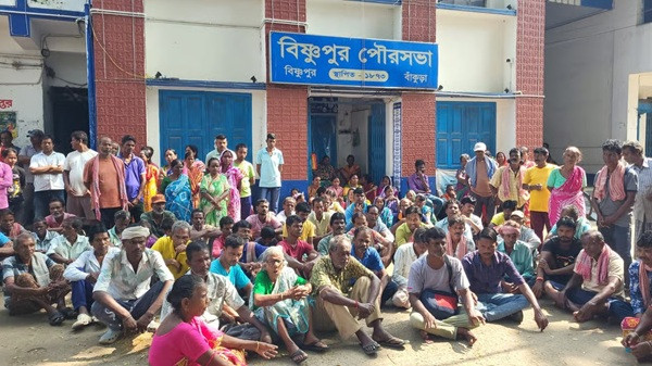 Work stoppage at Bishnupur Municipality