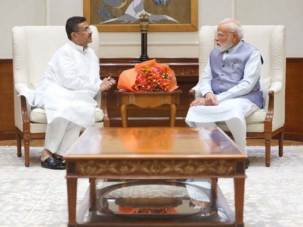 Bengal CM greets PM on his birthday
