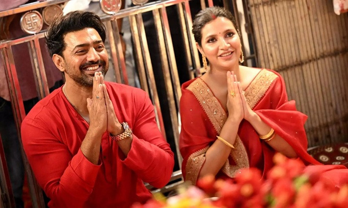 Bengali film stars Dev and Subhashree Ganguly