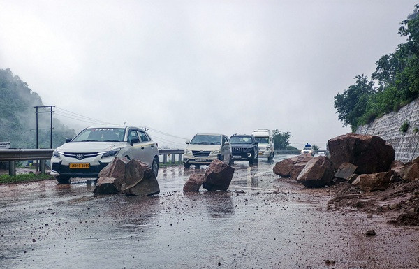 Jammu Rajouri Poonch National Highway closed