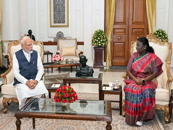 President Murmu and leaders extend birthday greetings to PM Modi