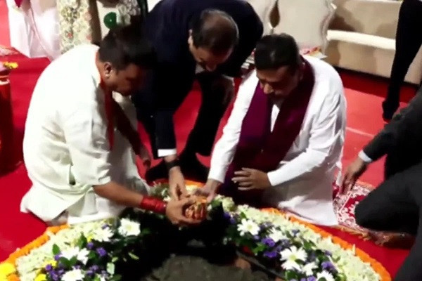 Chief Minister at the foundation stone laying ceremony of Adani Arogya Mandir
