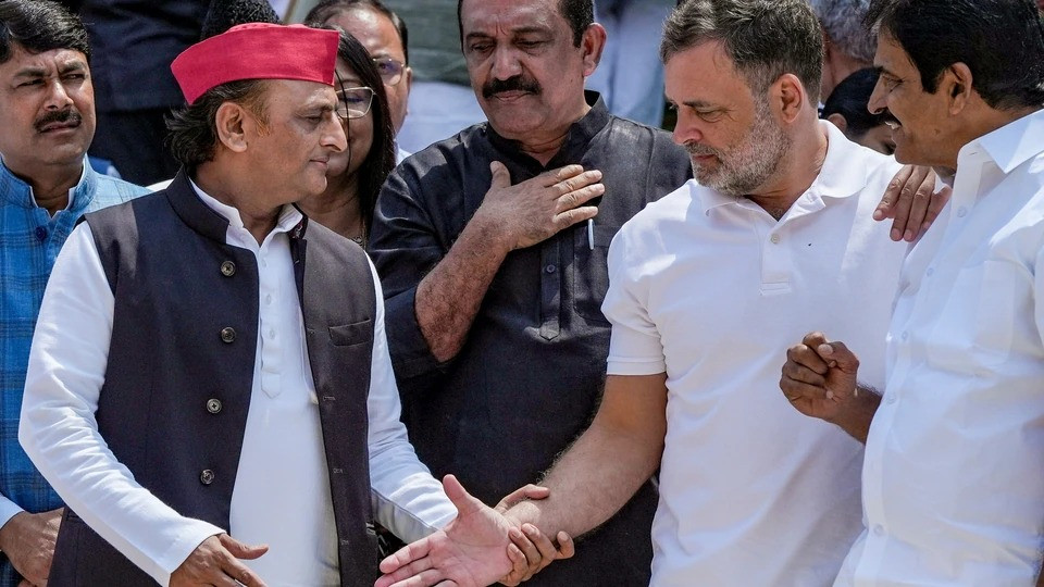 Akhilesh Yadav & Rahul Gandhi