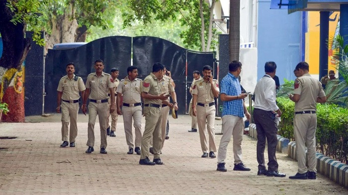 Delhi schools receive bomb threat on email