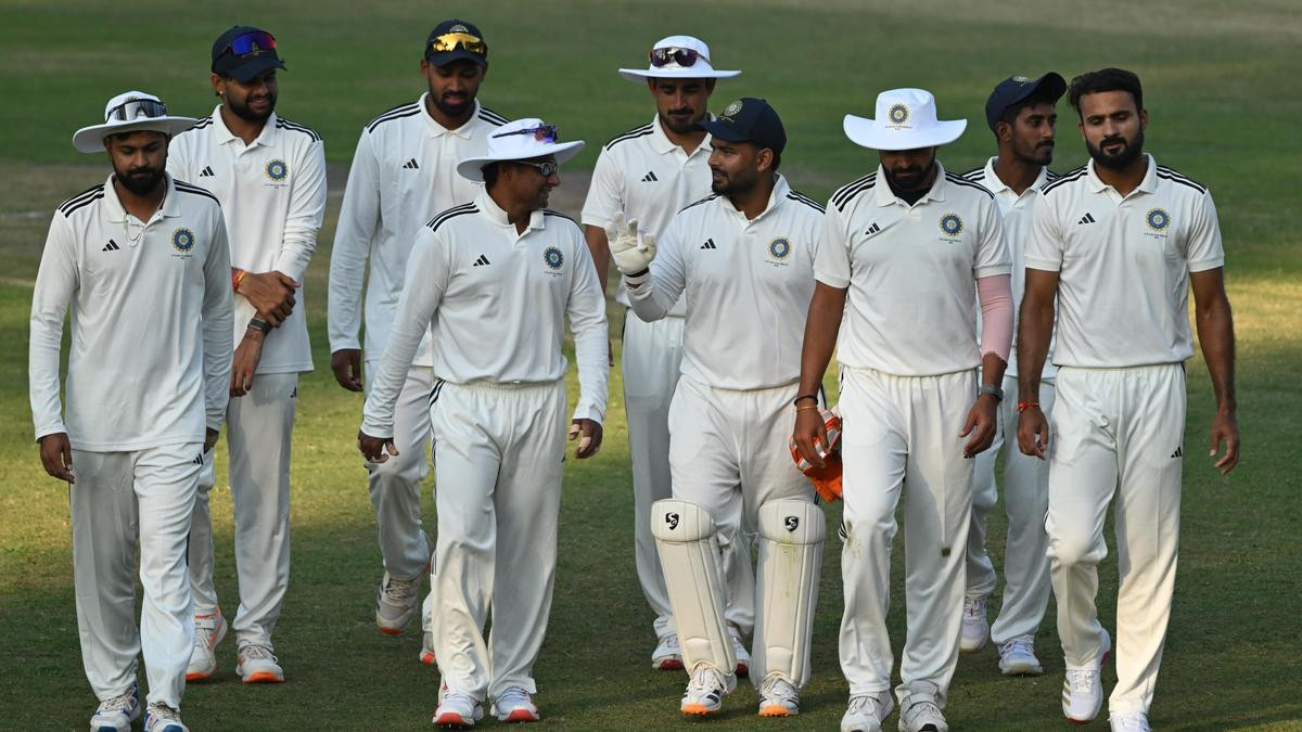 J & K will start Day 2 on 21/2 after bowling out RoI for 237