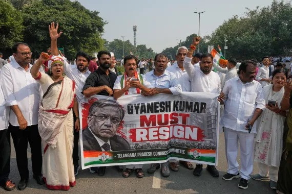 Opposition holds ‘March for Democracy’ to Supreme Court