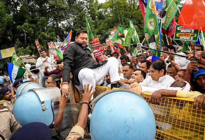 Tejashwi Yadav Detained