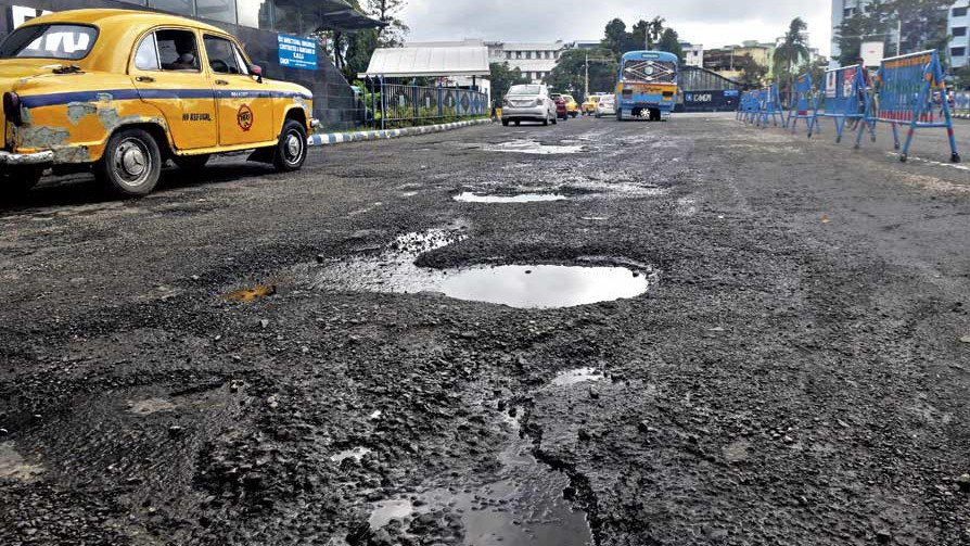 Kolkata road improvement is stuck