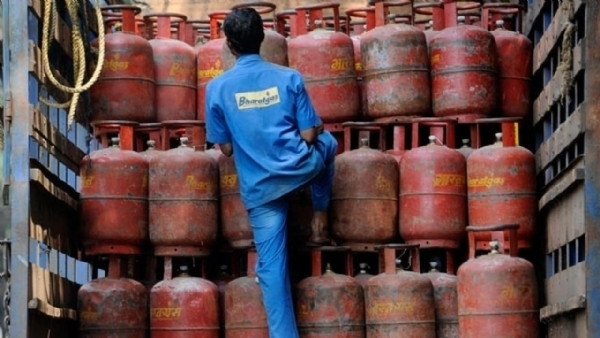 LPG cylinder has been cut by Rs 36
